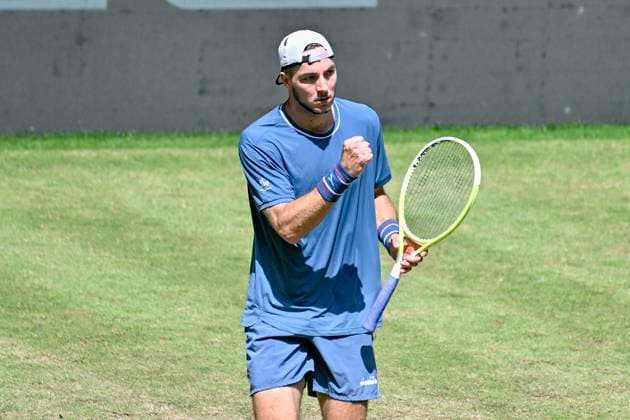 Jan Lennard Struff GER clenches his fist 19 06 2024 Tennis Terra Wortmann Open, ATP World Tour 500, , OWL ARENA, Halle Westfalen , NRW Germany Copyright: xpepphotox xPeterxEppingerx pep00321, pep_20240619_hm
