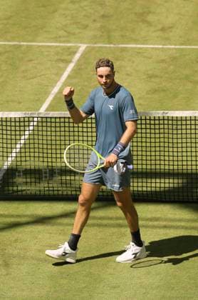 photo Jan Lennard STRUFF GER celebrates the victory after his 11 match point tennis tournament Terra Wortmann Cup at Gerry Weber Sportpark OWL Arena in Halle Westfalen Wed 19 06 2024