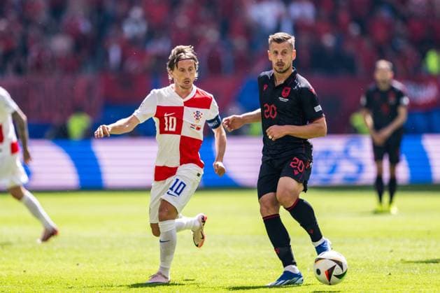 Croatia v Albania, UEFA EURO, EM, Europameisterschaft,Fussball 2024, Hamburg, Germany Hamburg, Germany. 19th, June 2024. Luka Modric (10) of Croatia and Ylber Ramadani (20) of Albania seen during the UEFA Euro 2024 match in Group B between Croatia and the Albania at Volksparkstadion in Hamburg. Hamburg Germany  Copyright: xGonzalesxPhoto FrederikkexJensenx