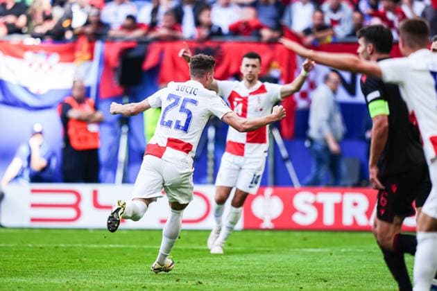 Goal celebration Luca Sucic Croatia, 25 after scoring 2 1 GER, Croatia vs Albania, European Football Championship, UEFA Euro 2024, match day 2, 19 06 2024 GER, Croatia vs Albania, European Football Championship, UEFA Euro 2024, match day 2, 19 06 2024 Hamburg Copyright: xEibner-Pressefoto MarcelxvonxFehrnx EP_MFN