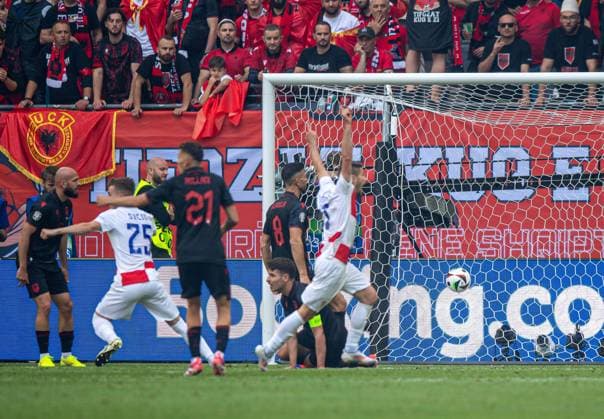 Soccer, Men, Season 2023 24, Euro 2024 Group B 2 Matchday in Hamburg, Croatia Albania, Own goal by Klaus Gjasula Albania to 2 1, 19 06 2024, Copyright: xSebastianxRäppold MatthiasxKochx