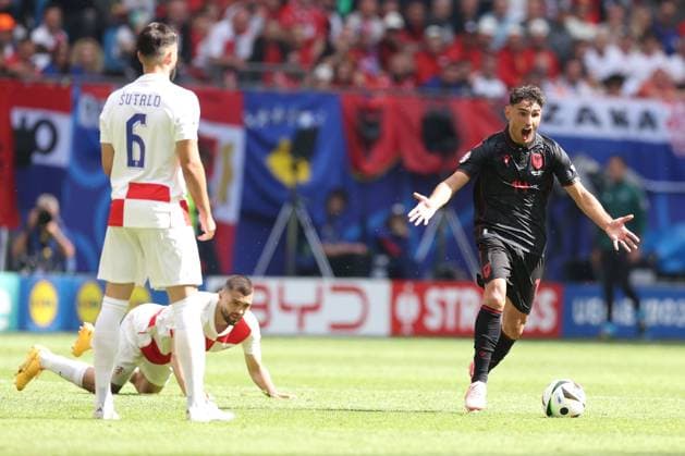 Qazim Laci of Albania appeals Croatia v Albania, UEFA European Championship, EM, Europameisterschaft 2024, Group B, Football, Volksparkstadion, Hamburg, Germany, 19 Jun 2024 EDITORIAL USE ONLY No use with unauthorised audio, video, data, fixture lists, club league logos or live services. Online in-match use limited to 120 images, no video emulation. No use in betting, games or single club league player publications. Copyright: xPaulxCurrie Shutterstockx 14543648cd