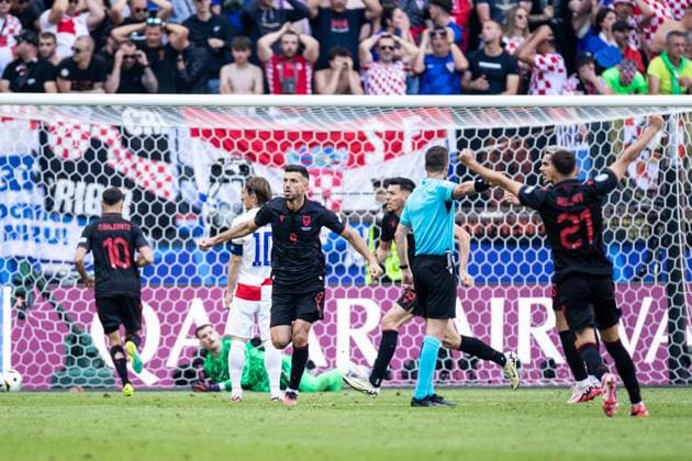 UEFA EURO 2024 Albania Croatia 19 06 2024 Klaus Gjasula Albania, 8 in celebration, Albania in jubilation after the equalizer UEFA EURO 2024 Albania Croatia Volksparkstadion, Hamburg 19 06 2024 Copyright: xBEAUTIFULxSPORTS Buriakovx