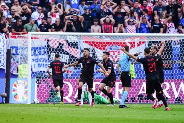 Goal celebration Albania after goal to 2 2 Klaus Gjasula Albania, 08 GER, Croatia vs Albania, European Football Championship, UEFA Euro 2024, Matchday 2, 19 06 2024 GER, Croatia vs Albania, European Football Championship, UEFA Euro 2024, Matchday 2, 19 06 2024 Hamburg Copyright: xEibner-Pressefoto MarcelxvonxFehrnx EP_MFN