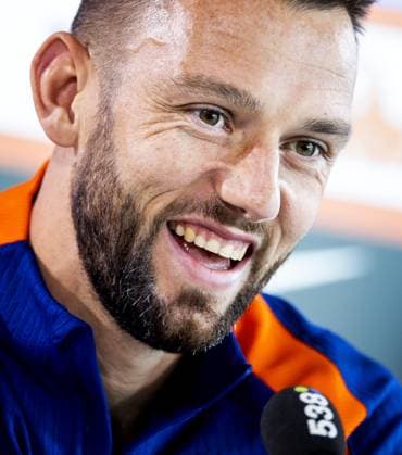 WOLFSBURG - Stefan de Vrij during a media moment of the Dutch national team, Nationalteam in the Volkswagen Arena on June 19, 2024 in Wolfsburg, Germany. The Dutch national team is preparing for the group match at the European Football Championship in Germany against France. ANP KOEN VAN WEEL UEFA EURO, EM, Europameisterschaft,Fussball 2024 Germany 2024 xVIxANPxSportx xxANPxIVx 501496707 originalFilename: 501496707.jpg