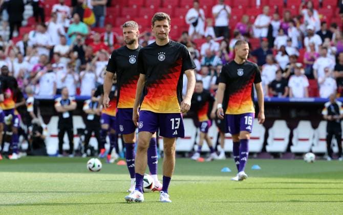 Niclas Füllkrug, Thomas Müller, Waldemar Anton, players come to warm-up Sport Football Soccer European Championship Euro 2024 European Championship Men Season 2023 2024 19 06 2024 Germany GER vs Hungary HUN in Stuttgart DFL regulations prohibit any use of photographs as image sequences and or quasi video