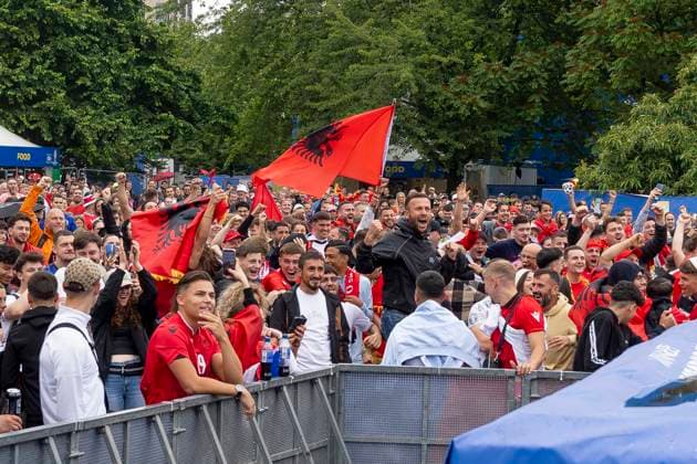 Fanzone Fan Mile Frankfurt am Main, 19 06 2024 Joy among Albanian fans after a goal, cheering, Fanzone Fan Mile Frankfurt, Frankfurt am Main, Fanzone Fan Mile, 19 6 2024 Copyright: xBEAUTIFULxSPORTS Gawlikx