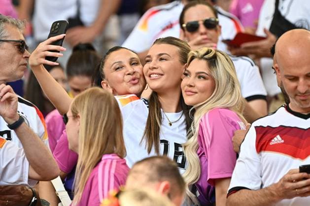 19 06 2024, xscotx, European Football Championship 2024, Germany Hungary, emspor, v l Lea Prinz girlfriend of Maximilian Mittelstaedt Mittelstädt, Germany, 18 Stuttgart