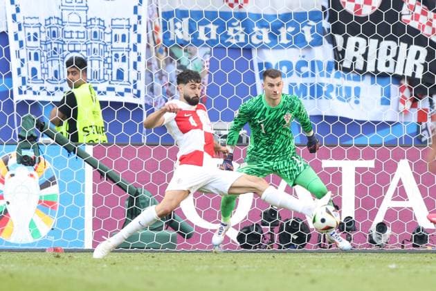 HAMBURG 19.06.2024 MECZ II RUNDA GRUPA B MISTRZOSTW EUROPY 2024: CHORWACJA - ALBANIA 2:2 --- FIRST ROUND GROUP B UEFA EURO, EM, Europameisterschaft,Fussball 2024 MATCH: CROATIA - ALBANIA 2:2 JOSKO GVARDIOL DOMINIK LIVAKOVIC PUSZCZA GOLA FOT. PIOTR KUCZA FOTOPYK NEWSPIX.PL --- Newspix.pl  240619PYK2079