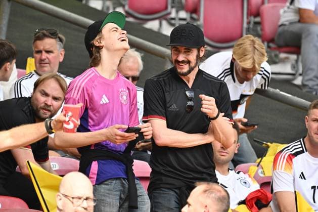 19 06 2024, xscotx, European Football Championship 2024, Germany Hungary, emspor, f l Thomas Hayo with son Stuttgart