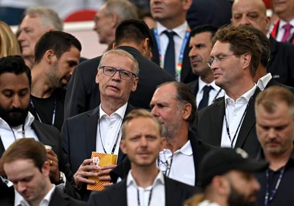 19 06 2024, Football UEFA EURO 2024, preliminary round, match day 2, Germany Hungary, in the Stuttgart Arena Günther Jauch Germany eats popcorn