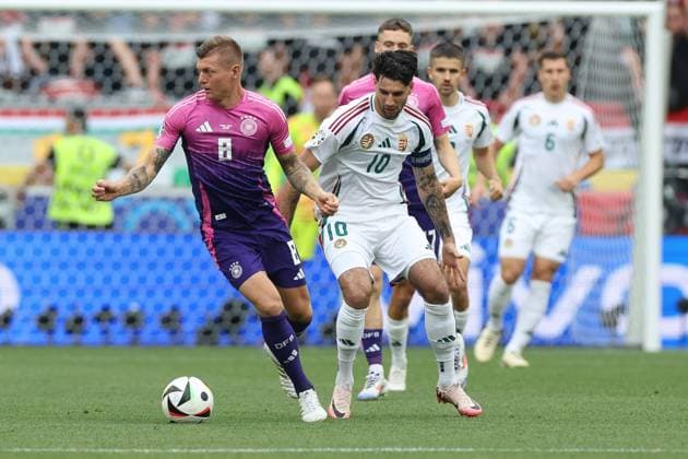in duel, action, with Toni Kross 8 Germany , Dominik Szoboszlai 10 Hungary , Germany vs Hungary, Football, UEFA Euro 2024, Group stage, Matchday 2, 19 06 2024 Stuttgart Baden Wuerttemberg Germany Copyright: xkolbert-press ChristianxKolbertx