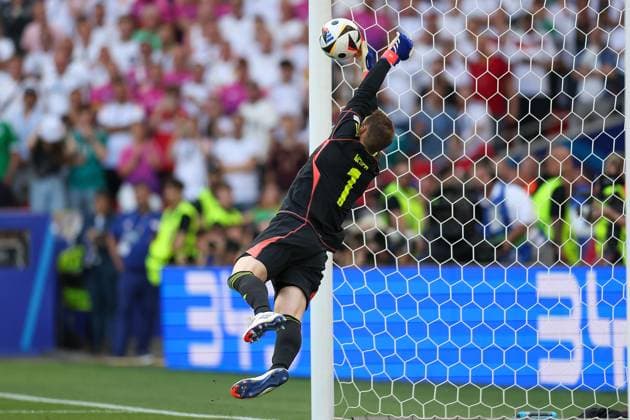 Stuttgart, Arena Stuttgart Wednesday, June 19, 2024 UEFA EURO 2024 Germany, Group A stage Matchday 2 Group A Germany Hungary, goalkeeper, goalkeeper Manuel Neuer Germany Glanzparade Copyright: JoaquimxFerreira