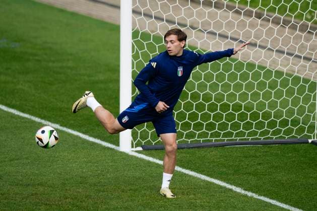 Italy training Nicolo Barella of Italy in action during Italy training on the eve of the UEFA EURO, EM, Europameisterschaft,Fussball 2024 group stage football match against Spain. Hemberg-Stadion Germany Copyright: xNicolòxCampox