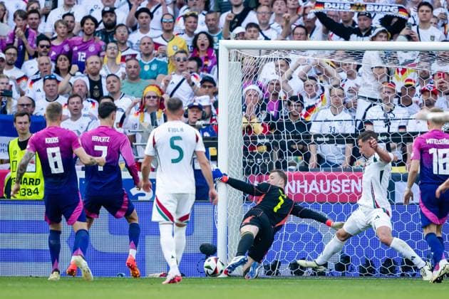 240619 Goalkeeper Manuel Neuer of Germany with a save during the UEFA Euro 2024 Football Championship match between Germany and Hungary on June 19, 2024 in Stuttgart Photo Jesper Zerman BILDBYRAN kod JZ JZ0542 fotboll football soccer fotballs em europamästerskap em uefa euro uefa european football championship euro 2024 tyskland germany hungary bbeng  Copyright: JESPERxZERMAN BB240619JZ072