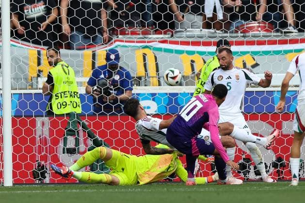 Jamal Musiala 10 Germany scores the goal to make it 1-0, Germany vs Hungary, Football, UEFA Euro 2024, Group stage, Matchday 2, 19 06 2024 Stuttgart Baden Wuerttemberg Germany Copyright: xkolbert-press ChristianxKolbertx