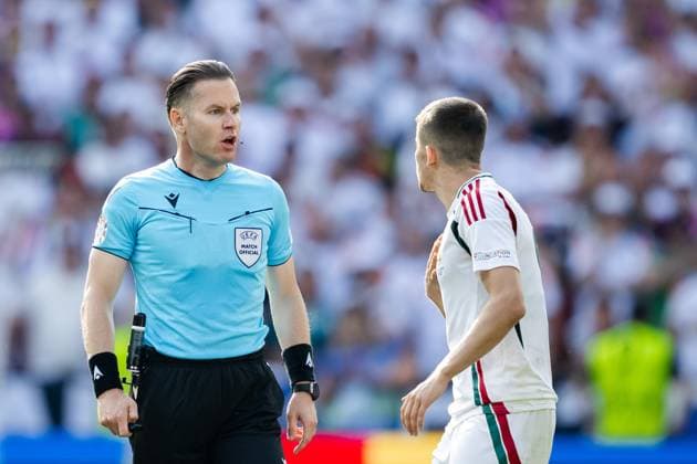 240619 Referee Danny Makkelie during the UEFA Euro 2024 Football Championship match between Germany and Hungary on June 19, 2024 in Stuttgart Photo Jesper Zerman BILDBYRAN kod JZ JZ0542 fotboll football soccer fotballs em europamästerskap em uefa euro uefa european football championship euro 2024 tyskland germany hungary bbeng  Copyright: JESPERxZERMAN BB240619JZ084
