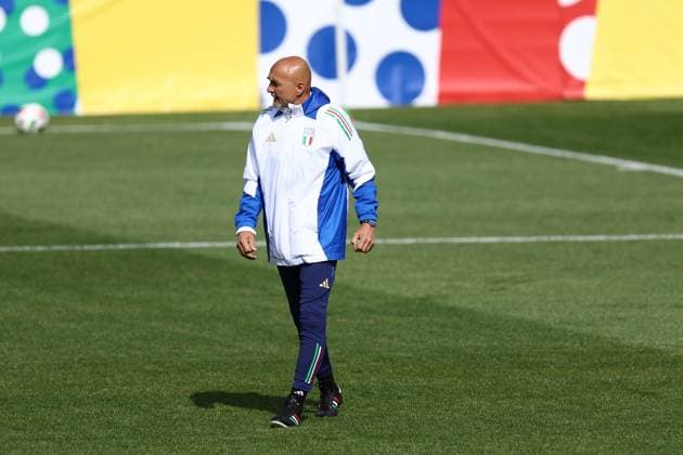 Training Session Luciano Spalletti, head coach of Italy during Italy training session on the eve of their UEFA EURO, EM, Europameisterschaft,Fussball 2024 Group B football match against Spain at Hemberg-Stadion on June 19, 2024 in Iserlohn, Germany . Iserlohn Hemberg-Stadion Germany Copyright: xMarcoxCanonierox