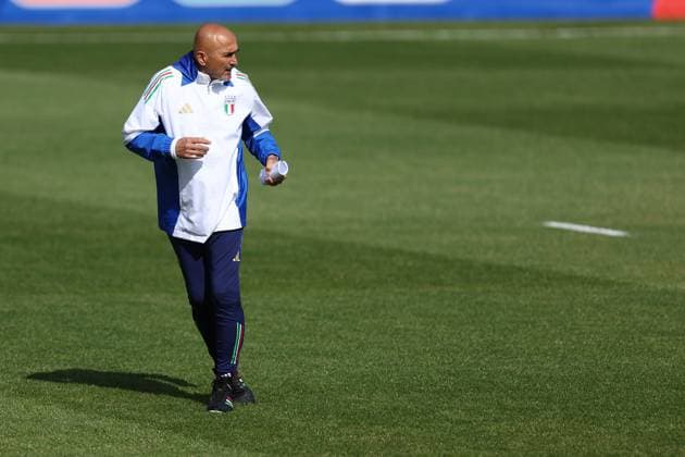 Training Session Luciano Spalletti, head coach of Italy during Italy training session on the eve of their UEFA EURO, EM, Europameisterschaft,Fussball 2024 Group B football match against Spain at Hemberg-Stadion on June 19, 2024 in Iserlohn, Germany . Iserlohn Hemberg-Stadion Germany Copyright: xMarcoxCanonierox