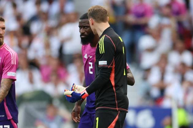 Stuttgart, Arena Stuttgart Wednesday, June 19, 2024 UEFA EURO 2024 Germany, Group A stage Matchday 2 Group A Germany Hungary, Antonio Ruediger Germany , goalkeeper, goalkeeper Manuel Neuer Germany gives instructions, gesticulates, gesticulate with arms gives instructions, gesticulate Copyright: JoaquimxFerreira