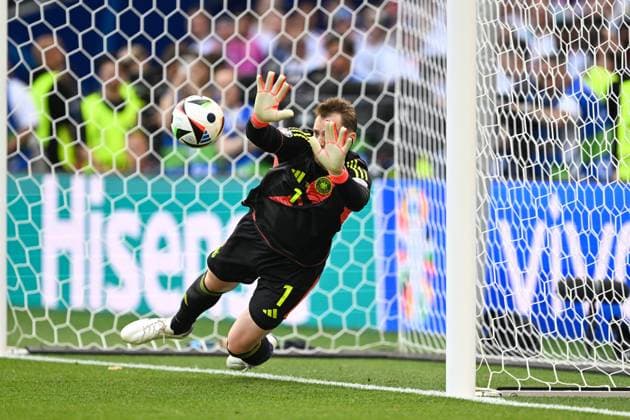 Euro 2024 Germany Hungary on 19 06 2024 in the MHPArena in Stuttgart Goalkeeper Manuel Neuer Germany on the ball MT