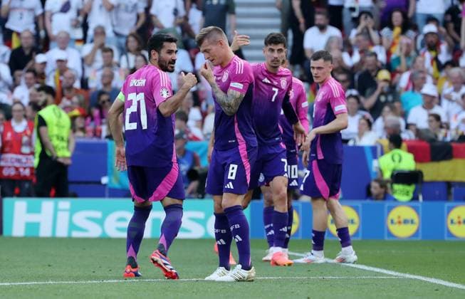 Ilkay Gündogan talks to Toni Kroos, behind him Kai Havertz Sport Football Soccer European Championship Euro 2024 European Championship Men Season 2023 2024 19 06 2024 Germany GER vs Hungary HUN in Stuttgart DFL regulations prohibit any use of photographs as image sequences and or quasi video