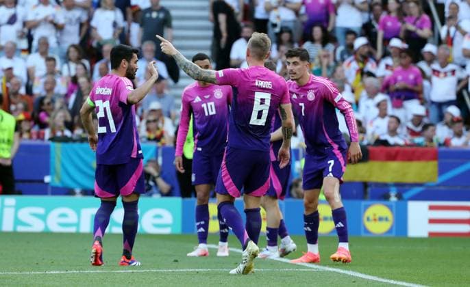 Toni Kroos talks to Ilkay Gündogan, Jamal Musiala, Kai Havertz Sport Football Soccer European Championship Euro 2024 European Championship Men Season 2023 2024 19 06 2024 Germany GER vs Hungary HUN in Stuttgart DFL regulations prohibit any use of photographs as image sequences and or quasi video