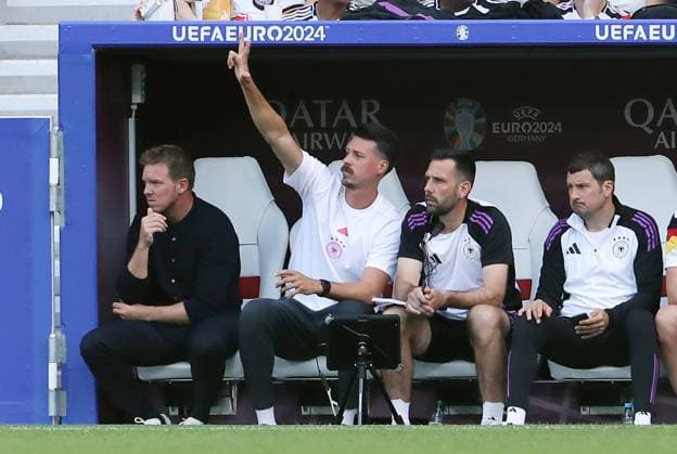 Coach Julian Nagelsmann, co-coach Sandro Wagner pointing, gesturing, co-coach Benjamin Glück Sport Football Soccer European Championship Euro 2024 European Championship Men Season 2023 2024 19 06 2024 Germany GER vs Hungary HUN in Stuttgart DFL regulations prohibit any use of photographs as image sequences and or quasi video