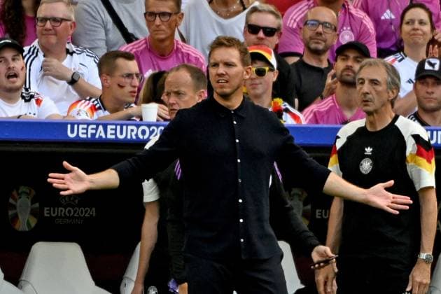 19 06 2024, xpsx, Football EM 2024, Germany Hungary emspor, v l coach Julian Nagelsmann German national football team DFB gives instructions, gesticulates, gesticulate with arms gives instructions, gesticulate DFL DFB REGULATIONS PROHIBIT ANY USE OF PHOTOGRAPHS as IMAGE SEQUENCES and or QUASI VIDEO Stuttgart