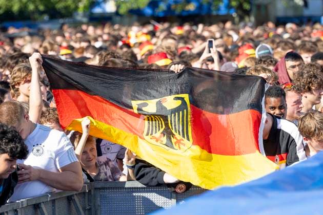 Fanzone Fan Mile Frankfurt am Main, 19 06 2024 Germany flag, Flag, Flag, Germany, Fanzone Fan Mile Frankfurt, Frankfurt am Main, Fanzone Fan Mile, 19 6 2024 Copyright: xBEAUTIFULxSPORTS Gawlikx