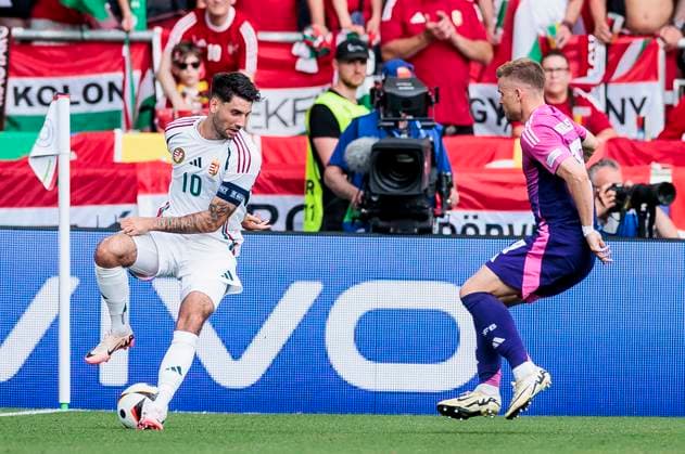 UEFA EURO 2024 Germany Hungary 19 06 2024 Dominik Szoboszlai Hungary, 10 , Maximilian Mittelstädt Germany, 18 UEFA EURO 2024 Germany Hungary Stuttgart Arena, Stuttgart on 19 06 2024 Copyright: xBEAUTIFULxSPORTS Wunderlx