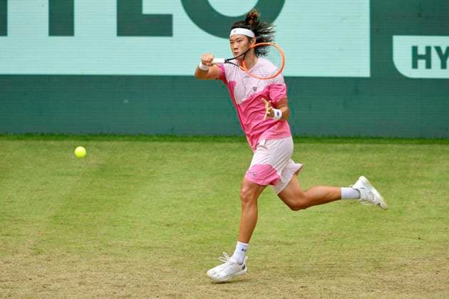 photo Zhizhen ZHANG CHN defeats No. 3 seed Daniil MEDVEDEV in the 2nd round in a hard-fought 3 sets Tennis Tournament Terra Wortmann Cup at Gerry Weber Sportpark OWL Arena in Halle Westfalen Wed 19 06 2024