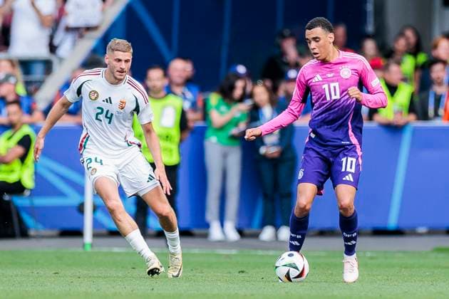 UEFA EURO 2024 Germany Hungary 19 06 2024 Jamal Musiala Germany, 10 , Marton Dardai Hungary, 24 UEFA EURO 2024 Germany Hungary Stuttgart Arena, Stuttgart on 19 06 2024 Copyright: xBEAUTIFULxSPORTS Wunderlx