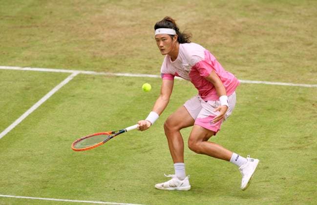 photo Zhizhen ZHANG CHN defeats No. 3 seed Daniil MEDVEDEV in the 2nd round in a hard-fought 3 sets Tennis Tournament Terra Wortmann Cup at Gerry Weber Sportpark OWL Arena in Halle Westfalen Wed 19 06 2024