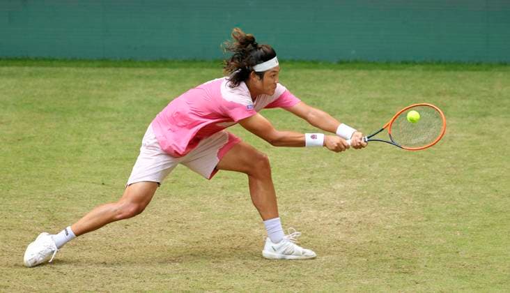 photo Zhizhen ZHANG CHN defeats No. 3 seed Daniil MEDVEDEV in the 2nd round in a hard-fought 3 sets Tennis Tournament Terra Wortmann Cup at Gerry Weber Sportpark OWL Arena in Halle Westfalen Wed 19 06 2024