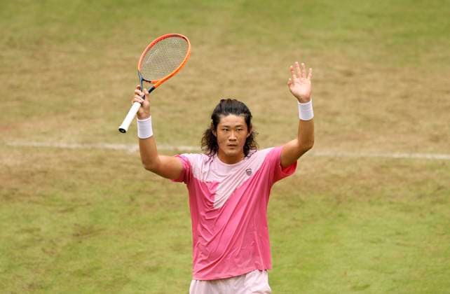 photo Zhizhen ZHANG CHN defeats No. 3 seed Daniil MEDVEDEV in the 2nd round in a hard-fought 3 sets Tennis Tournament Terra Wortmann Cup at Gerry Weber Sportpark OWL Arena in Halle Westfalen Wed 19 06 2024