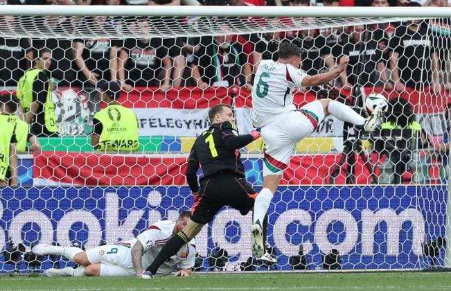Martin Adam, Goalkeeper Manuel Neuer, Willi Orban duel Match scene Action Sport Football Soccer European Championship Euro 2024 European Championship Men Season 2023 2024 19 06 2024 Germany GER vs Hungary HUN in Stuttgart DFL regulations prohibit any use of photographs as image sequences and or quasi video