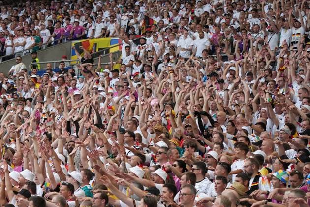 German fans make the wave enthusiastically, La Ola Stuttgart 19 06 2024 Germany vs Hungary, EURO2024, Group A, M14, EM Arena Stuttgart