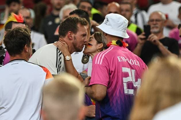 Coach Julian Nagelsmann Germany goes to girlfriend Lena Wurzenberger after the game and gives her a kiss Football, men, 2023 season 24, Euro 20204 Group A 2 Matchday in Stuttgart, Germany Hungary, v l , 19 06 2024, Copyright: xMatthiasxKochx