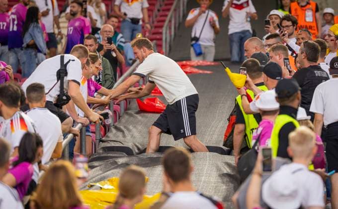 Stuttgart, Germany 19th Jun 2024 Final jubilation by Trainer Julian Nagelsmann with his girlfriend Lena Wurzenberger Germany Germany Hungary Germany Hungary 19 06 2024