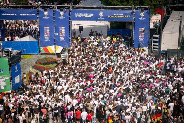 Fans of the German national team cheer and celebrate at the fan festival with public viewing on Stuttgarts Schlossplatz during the second group match against Hungary Stuttgart, EURO2024 Fan Festival Schlossplatz, 19 06 2024 Stuttgart Copyright: xDennisxDuddek xEibnerxPressefotox EP_DDK