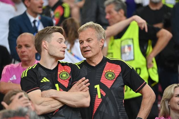 19 06 2024, xjrdrx, European Football Championship 2024, Germany Hungary emspor, f l Christoph and Carsten Bissel brother and father of Manuel Neuer German National Football Team DFB Mrs. Anika Bissel DFL DFB REGULATIONS PROHIBIT ANY USE OF PHOTOGRAPHS as IMAGE SEQUENCES and or QUASI VIDEO Stuttgart