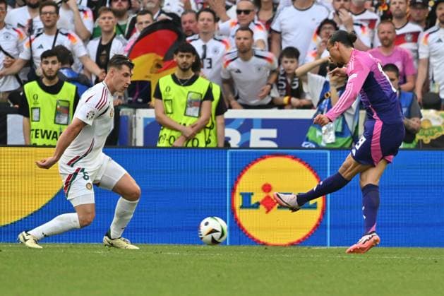 19 06 2024, xsltx, European Football Championship 2024, Germany Hungary emspor, v l Willi Orban Hungary, 6 , Leroy Sane Germany, 19 shoots the ball on goal, shot on goal, shot DFL DFB REGULATIONS PROHIBIT ANY USE OF PHOTOGRAPHS as IMAGE SEQUENCES and or QUASI VIDEO Stuttgart