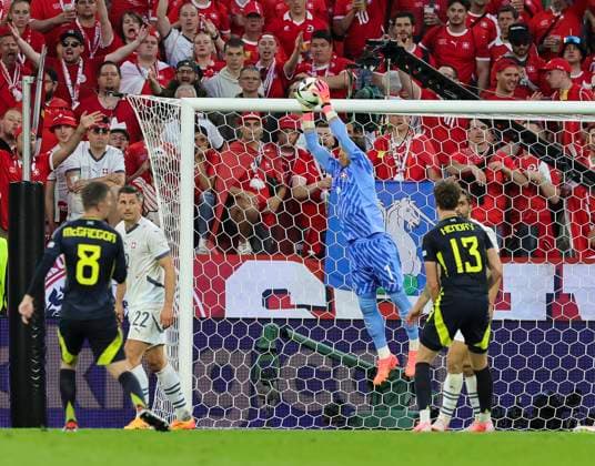 Scotland v Switzerland UEFA EURO, EM, Europameisterschaft,Fussball 2024 Group A Switzerland goalkeeper Yann Sommer claims the ball during the UEFA Euro 2024 Group A match between Scotland and Switzerland at RheinEnergieStadion, Cologne Copyright: xPaulxChestertonx FIL-20271-0130 UK Newspapers OUT