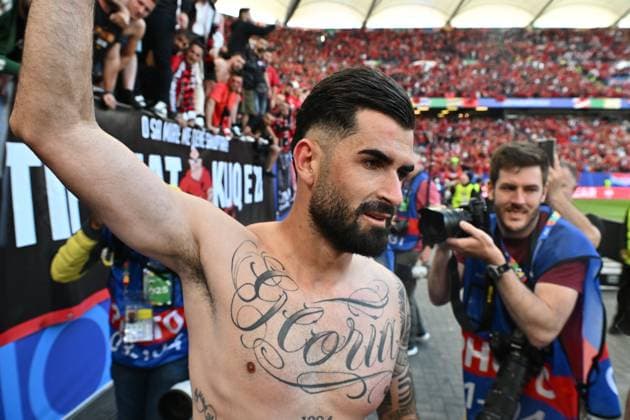 HAMBURG, GERMANY - JUNE 19: Elseid Hysaj of Albania celebrate with fans after the UEFA EURO, EM, Europameisterschaft,Fussball 2024 group stage match between Croatia and Albania at Volksparkstadion on June 19, 2024 in Hamburg, G Croatia v Albania: Group B - UEFA EURO 2024 Copyright: xSebastianxFrejx