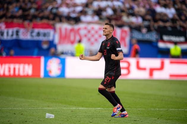 HAMBURG, GERMANY - JUNE 19: Kristjan Asllani of Albania celebrates during the UEFA EURO, EM, Europameisterschaft,Fussball 2024 group stage match between Croatia and Albania at Volksparkstadion on June 19, 2024 in Hamburg, G Croatia v Albania: Group B - UEFA EURO 2024 Copyright: xSebastianxFrejx