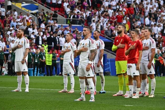 19 06 2024, xsltx, Football EM 2024, Germany Hungary emspor, v l Hungary disappointed, disappointed, looks disappointed, dejected, disappointed DFL DFB REGULATIONS PROHIBIT ANY USE OF PHOTOGRAPHS as IMAGE SEQUENCES and or QUASI VIDEO Stuttgart