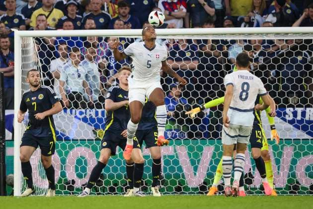 Manuel Akanji Switzerland, 05 during header , Football, UEFA , European Championship, Group A 2024, Scotland vs Switzerland, 19 06 2024, Cologne Stadium, Cologne, Germany Cologne Cologne Stadium Nordrhein Westfalen Germany Copyright: xGrantxHubbsx