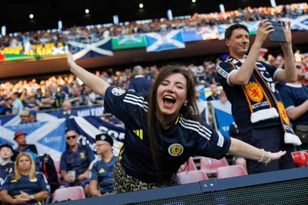 Fan of Scotland seen during UEFA EURO, EM, Europameisterschaft,Fussball 2024 game between national teams of Scotland and Switzerland at Rheinenergiestadion, Cologne, Germany (Maciej Rogowski) Cologne Rheinenergiestadion Germany Copyright: xMaciejxRogowskix scotlandswiss-7