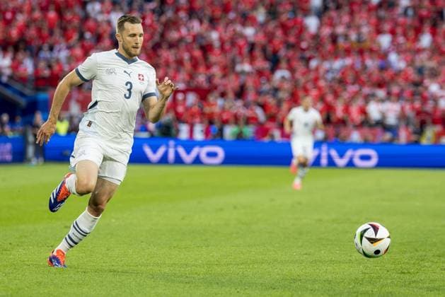 19th June 2024; Cologne Stadium, Cologne, Germany; Euro 2024 Group A Football, Scotland versus Switzerland; Silvan Widmer (SUI) comes forward on the ball  ActionPlus12657021 FotoxOlimpik
